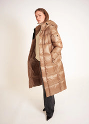 Langer Daunenmantel mit Kapuze