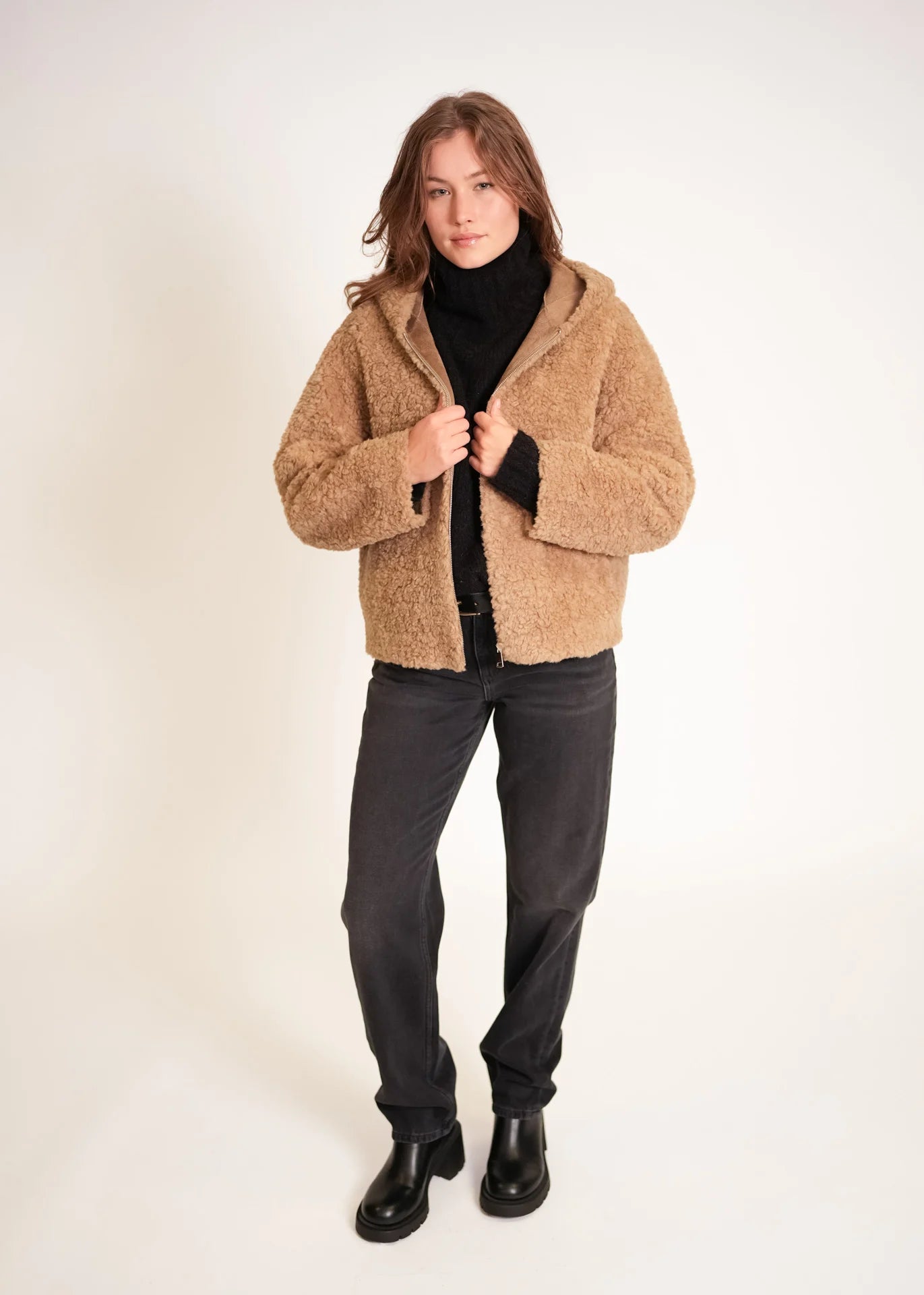 Teddyjacke mit Kapuze