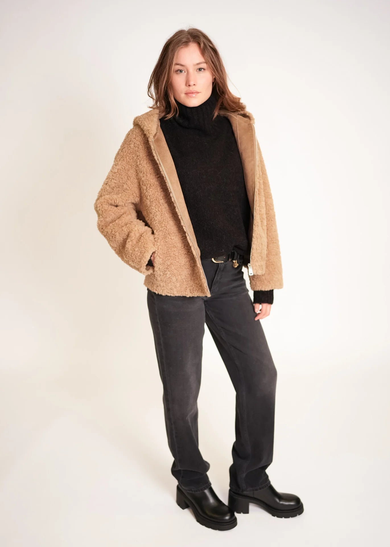 Teddyjacke mit Kapuze
