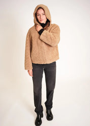 Teddyjacke mit Kapuze