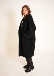 Oversized Teddy Mantel