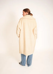 Oversized Teddy Mantel