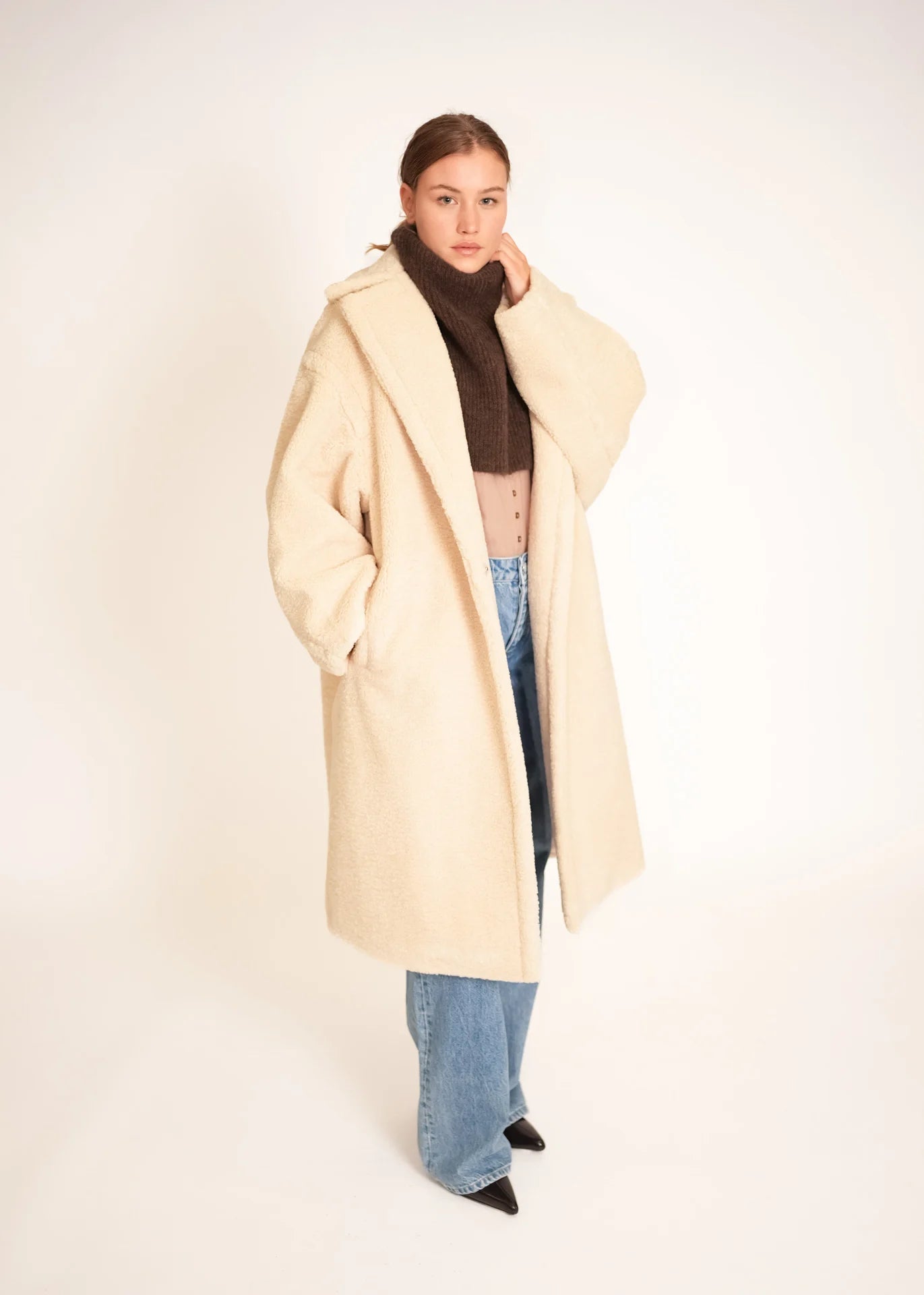 Oversized Teddy Mantel